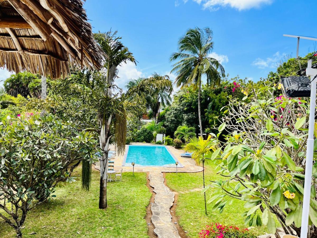 White Nyumba Malindi Apartment ภายนอก รูปภาพ