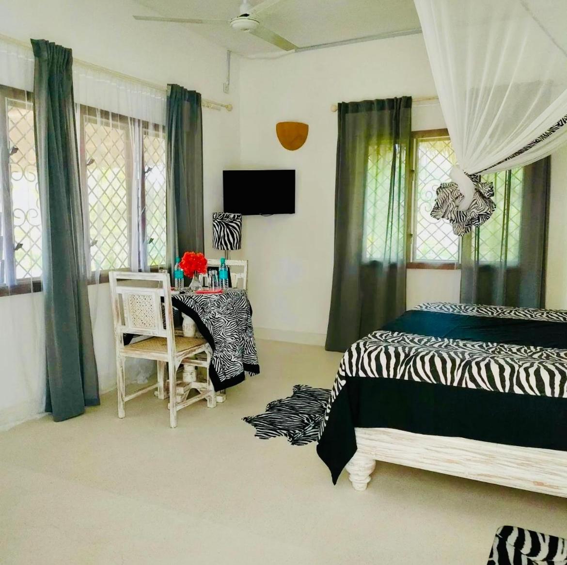 White Nyumba Malindi Apartment ภายนอก รูปภาพ