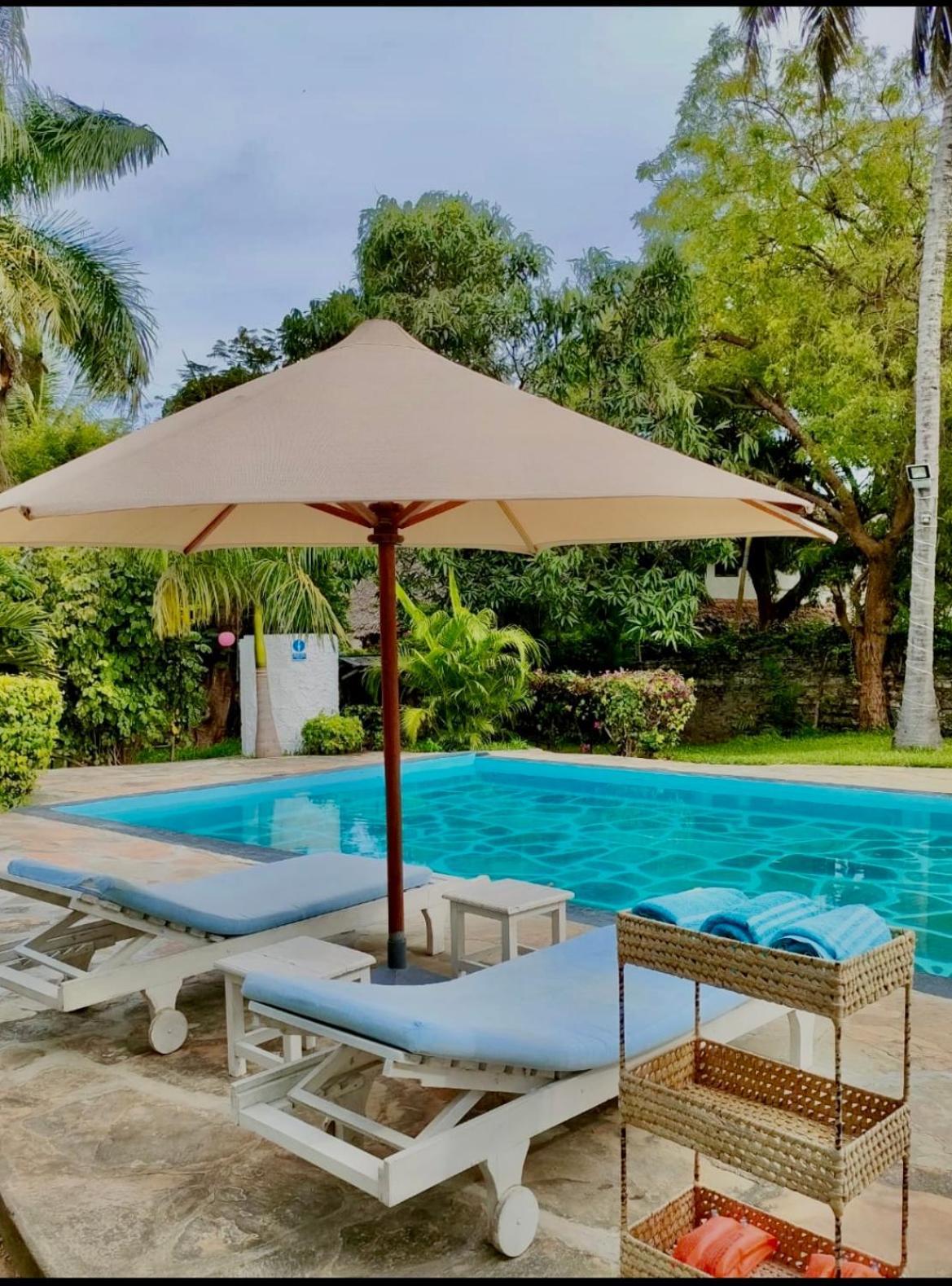 White Nyumba Malindi Apartment ภายนอก รูปภาพ