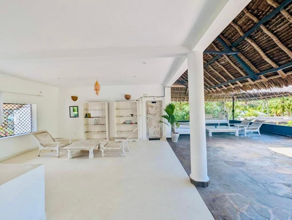 White Nyumba Malindi Apartment ภายนอก รูปภาพ
