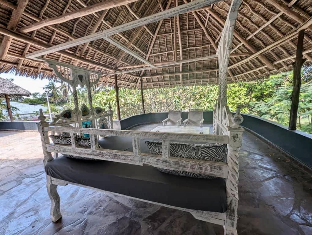 White Nyumba Malindi Apartment ภายนอก รูปภาพ